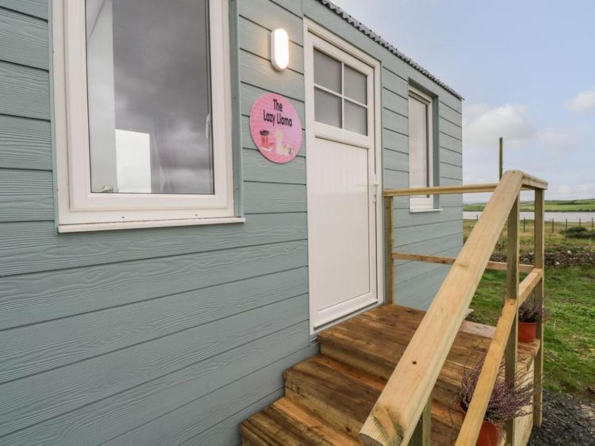 Holiday home The Beautiful Lazy Llama Shepherd Hut Farm *